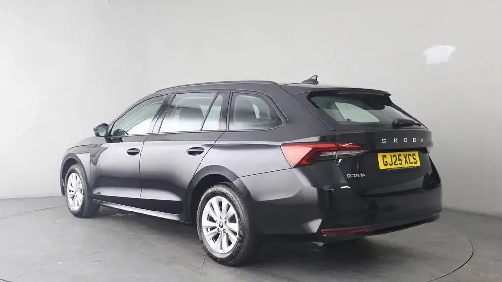Used Skoda Octavia SE Technology 116 HP (85 kW) 2025 Black Estate