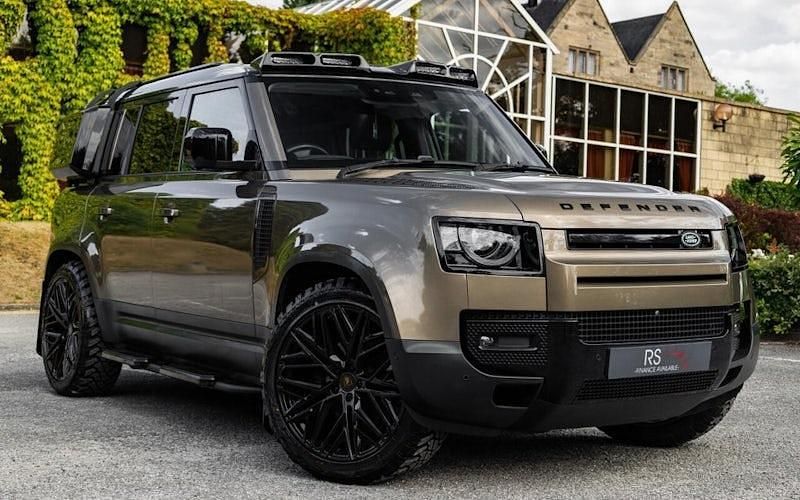 Used Land Rover Defender First Edition 250 HP (183 kW) 2021 Estate