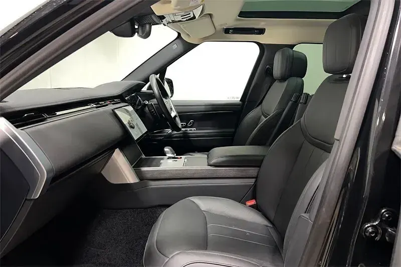 Używany Land Rover Range Rover SE 453 KM (333 kW) 2025 Czarny SUV