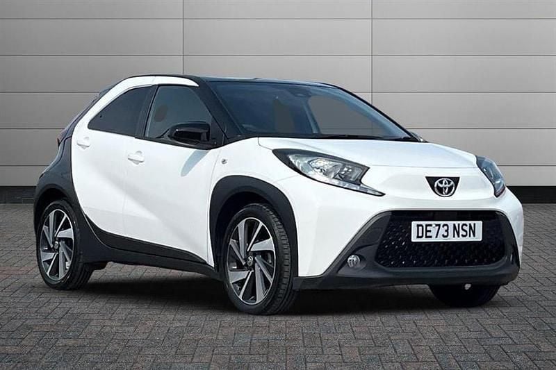 White Used 2023 Toyota Aygo Hatchback | £13,950 (Fair price) - Image 1/4