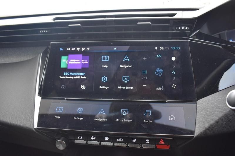 Used Peugeot 308 Allure 130 HP (95 kW) 2022 White Hatchback