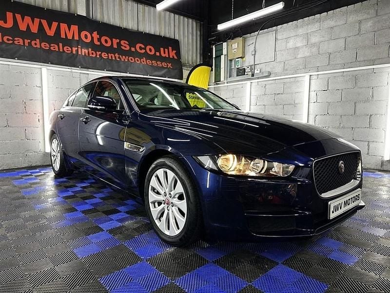 Used Jaguar XE Prestige 163 HP (119 kW) 2017 Blue Sedan