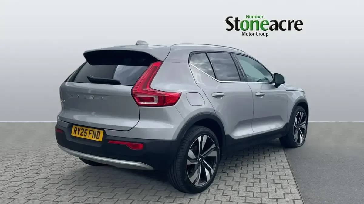 Used Volvo XC40 Ultra 163 HP (119 kW) 2025 Silver SUV