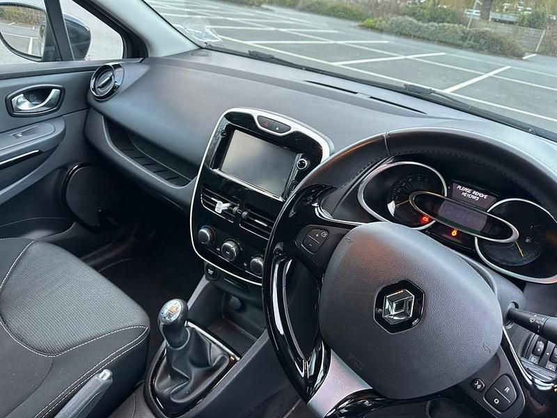 Used Renault Clio IV Dynamique 2016 Black Hatchback