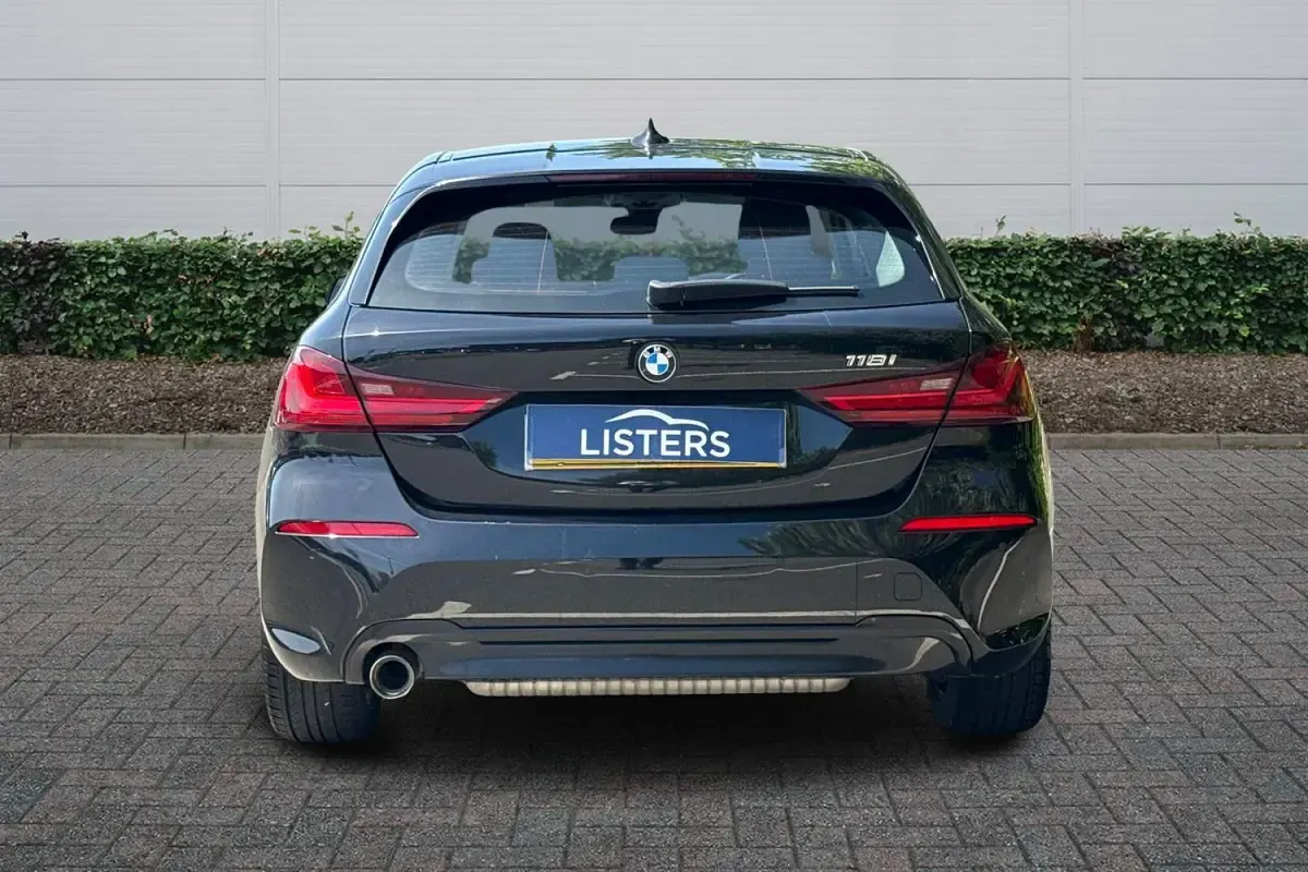 Used BMW 118 Sport Line 2019 Black Hatchback