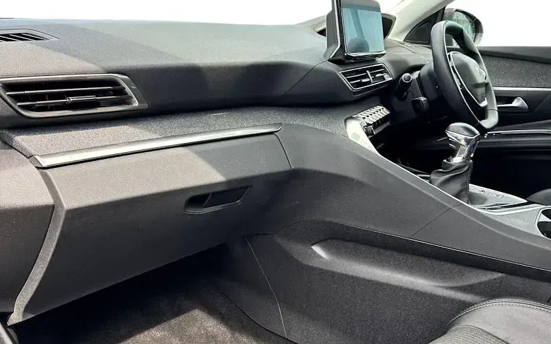 Used Peugeot 3008 Allure Premium 131 HP (96 kW) 2022 Grey SUV