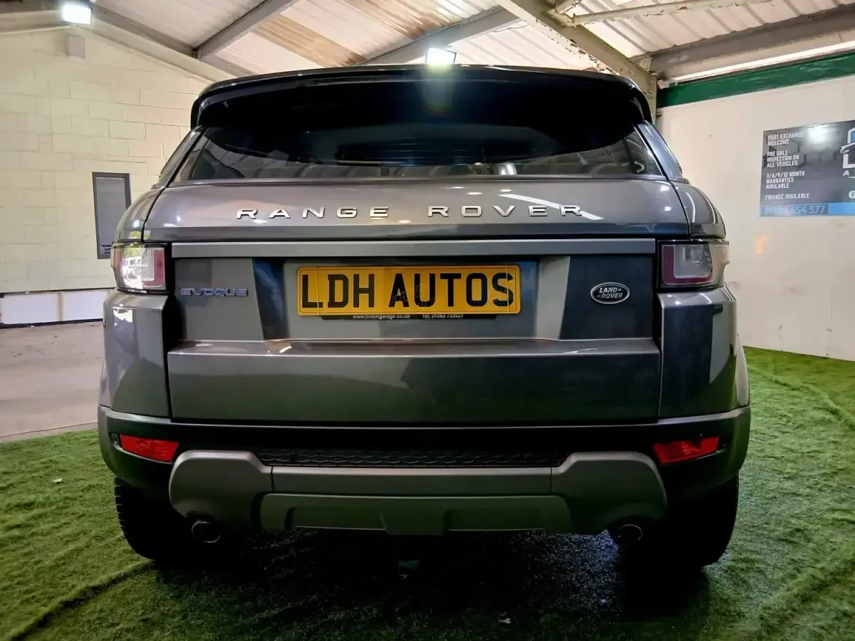 Begagnad Land Rover Range Rover evoque SE 2017 Grå SUV