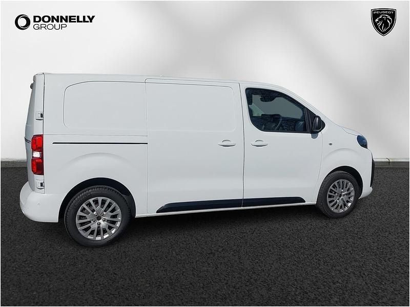 Used Peugeot Expert 143 HP (105 kW) 2025 White Van