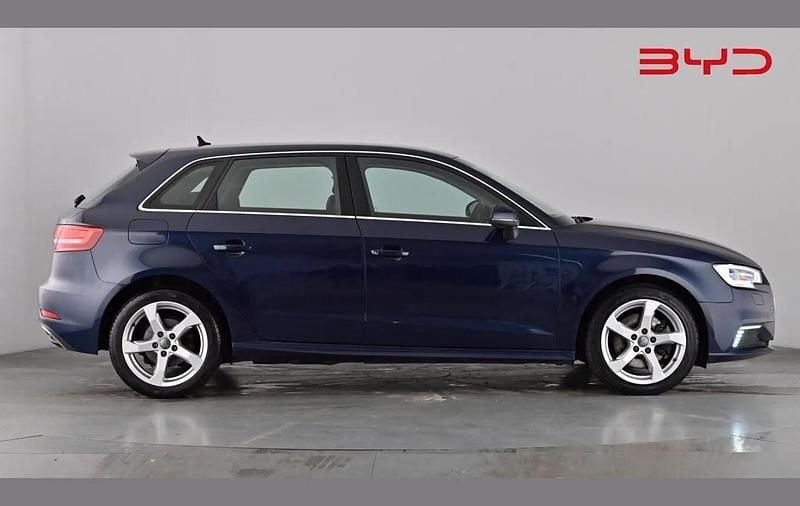 Used Audi A3 e-tron Advanced 200 HP (147 kW) 2020 Blue Hatchback