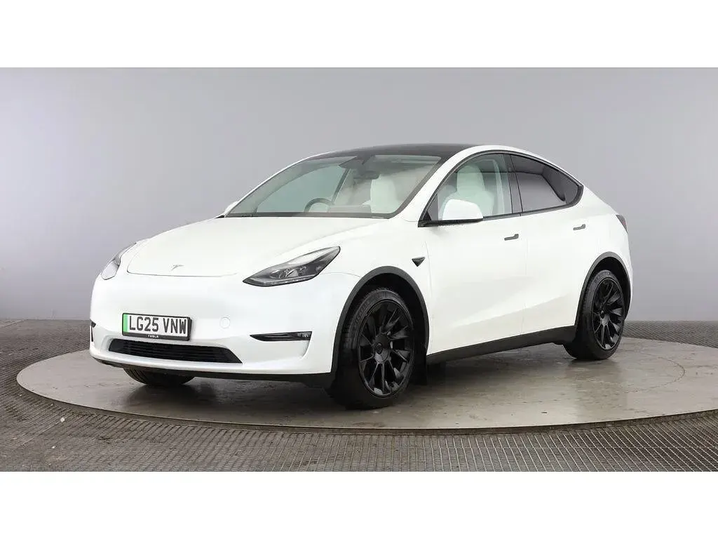 Used Tesla Model Y Long Range AWD 286 kW (389 HP) 2025 White SUV