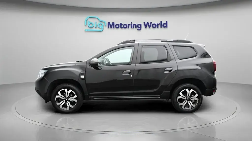Käytetty Dacia Duster Journey 130 HP (95 kW) 2024 Musta Katumaasturi