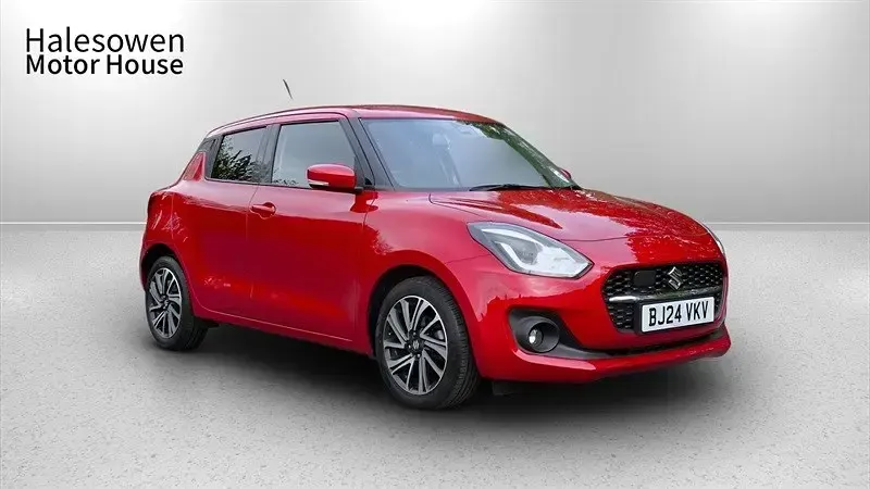 Begagnad Suzuki Swift SZ5 83 HK (61 kW) 2024 Röd Halvkombi