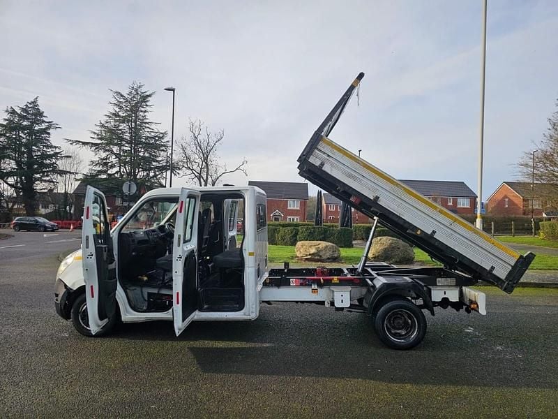 White Used 2016 Renault Master Van | £6,999 (Fair price) - Image 1/4