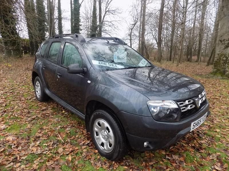 Black Used 2015 Dacia Duster Lauréate Hatchback | £6,395 (Good price) - Image 1/4
