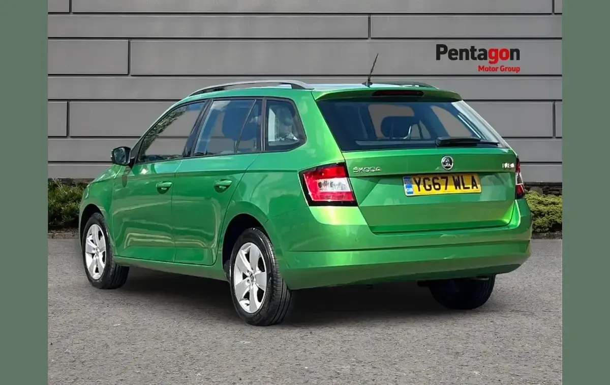 Used Skoda Fabia SE 94 HP (69 kW) 2017 Green Estate