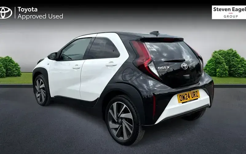Used Toyota Aygo X 72 HP (52 kW) 2024 White SUV