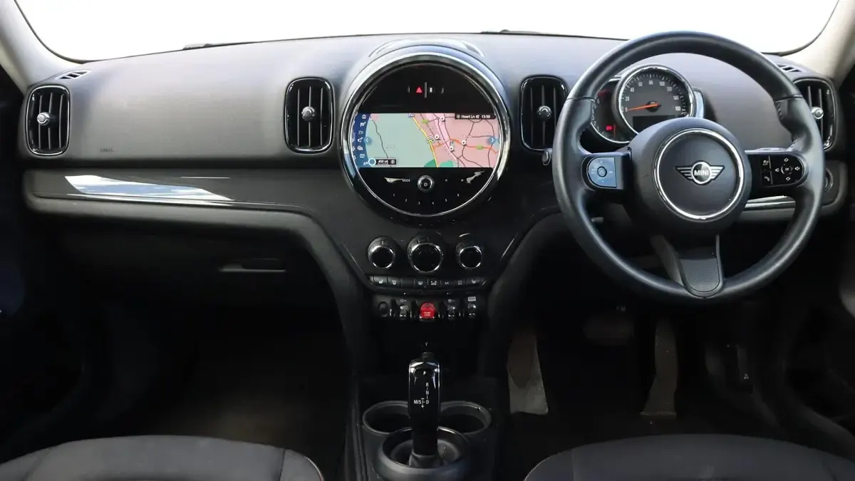 Used Mini Cooper Countryman Classic 134 HP (98 kW) 2022 Red SUV