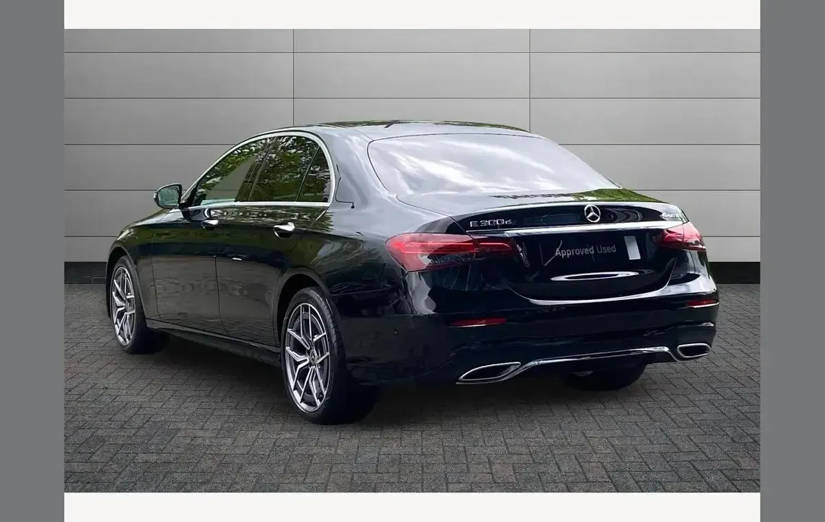 Used Mercedes E300 AMG Line Premium 261 HP (191 kW) 2023 Black Sedan