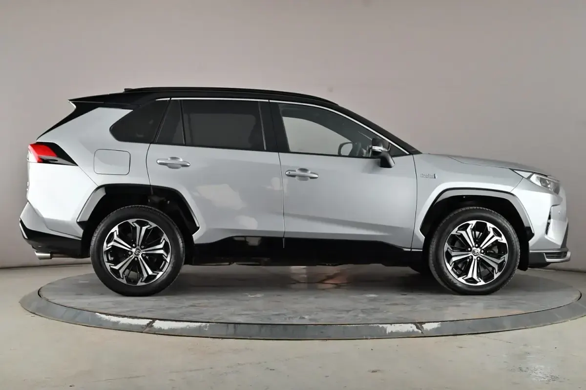 Used Toyota RAV4 218 HP (160 kW) 2021 Silver SUV