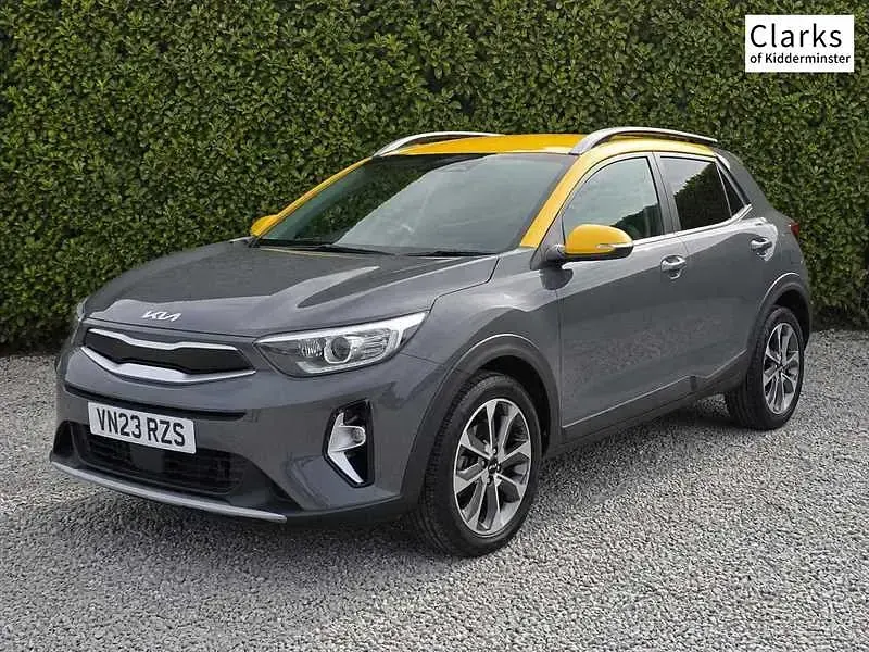Used Kia Stonic 99 HP (72 kW) 2023 Grey SUV