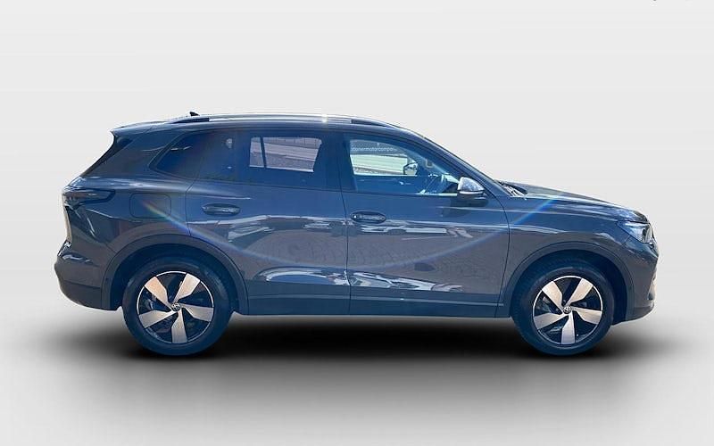 Second-hand VW Tiguan Match 150 CP (110 kW) 2024 Gri SUV