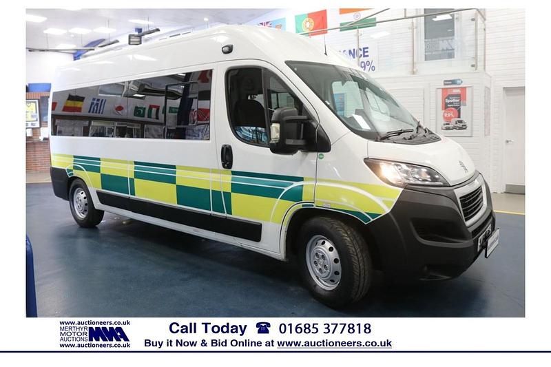 White Used 2019 Peugeot Boxer Van | £10,320 - Image 1/4