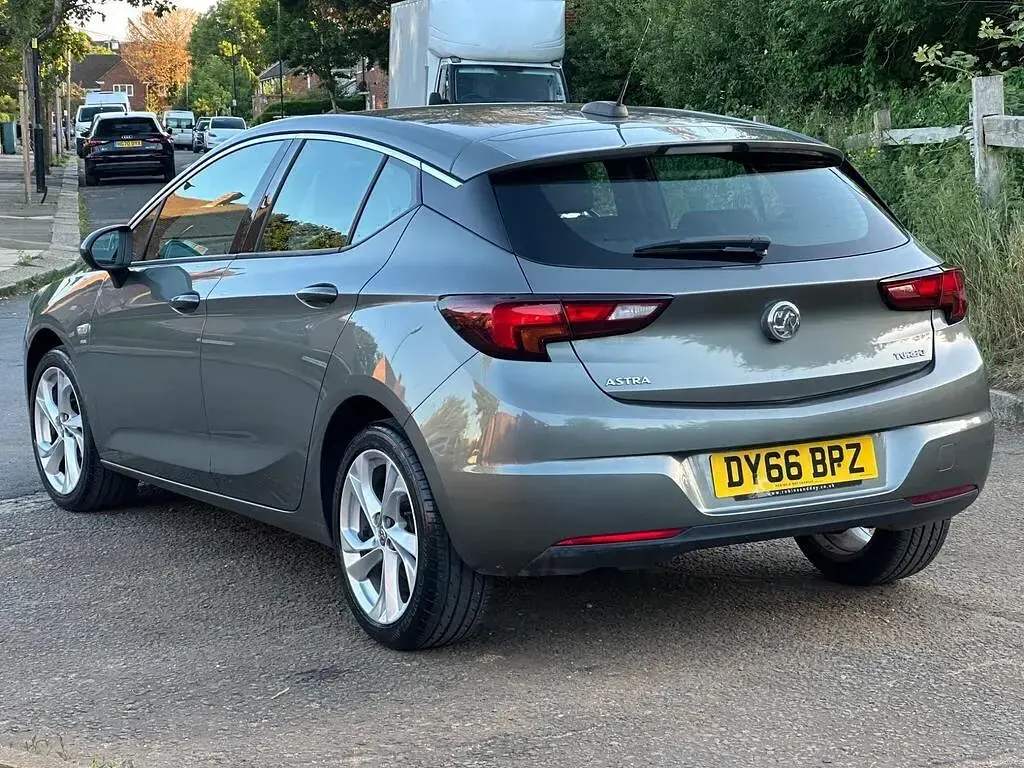 Used Vauxhall Astra SRi 150 HP (110 kW) 2016 Grey Hatchback
