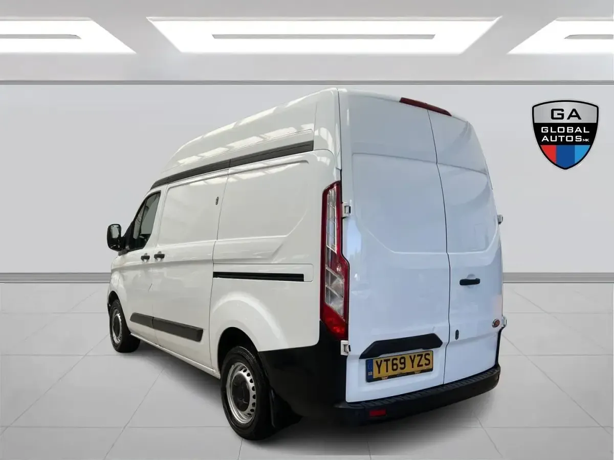 Used Ford Transit Custom 105 HP (77 kW) 2020 White Van