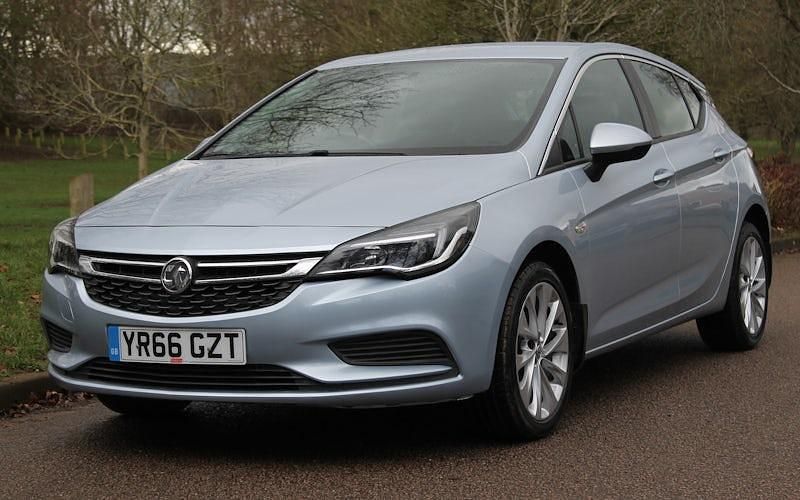 Used Vauxhall Astra 125 HP (91 kW) 2017 Hatchback
