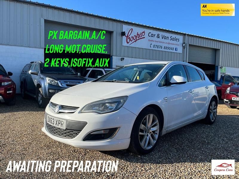 White Used 2013 Vauxhall Astra SRi Hatchback | £1,495 (Super price) - Image 1/1