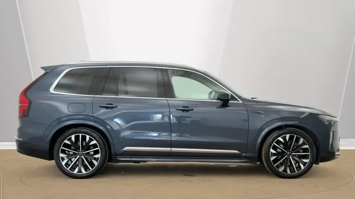 Usado Volvo XC90 Ultra 455 HP (334 kW) 2025 Azul SUV
