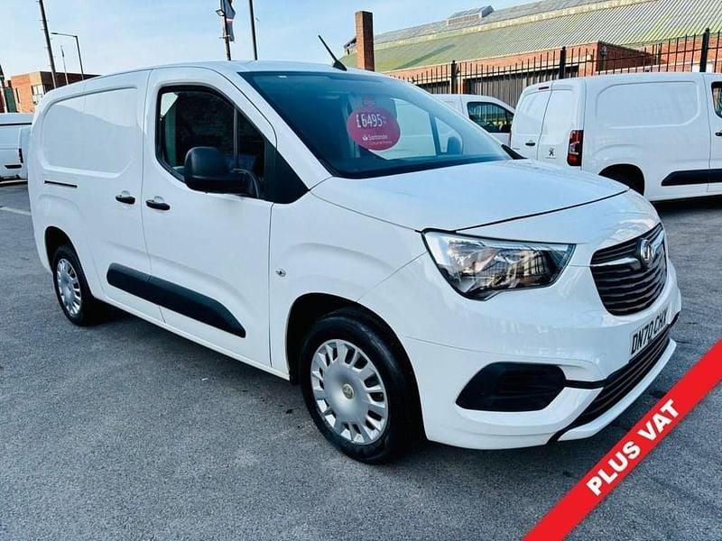 White Used 2020 Vauxhall Combo Sportive MPV | £5,995 (Good price) - Image 1/4