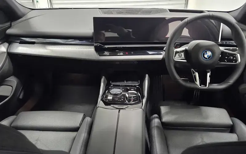 Used BMW i5 M Sport 250 kW (340 HP) 2025 Grey Sedan