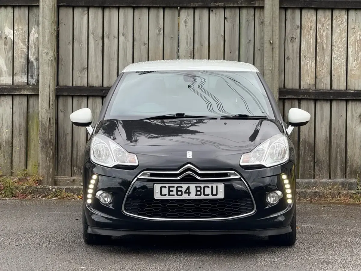 Usado Citroën DS3 110 CV (80 kW) 2014 Negro Utilitario