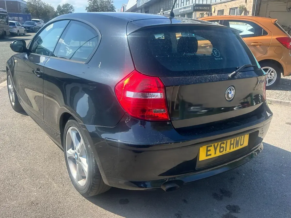 Used BMW 118 Sport Line 2011 Black Hatchback