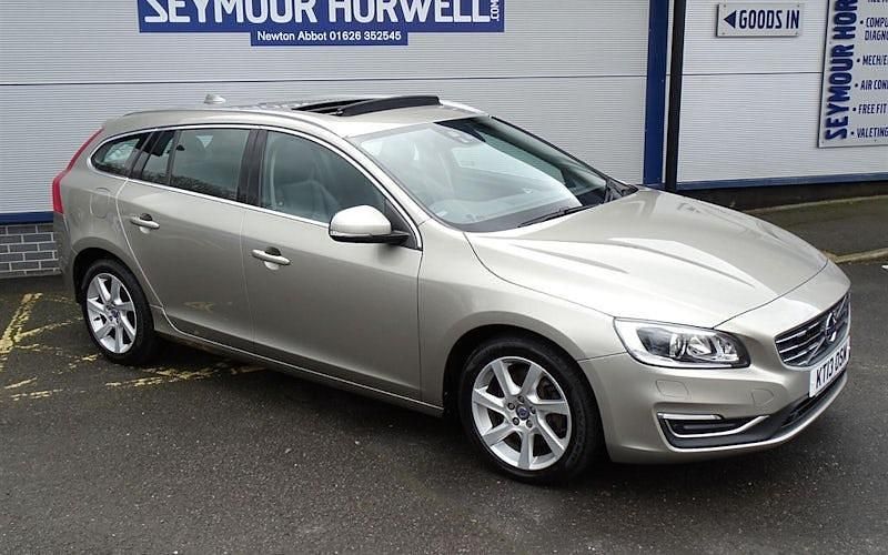 Used Volvo V60 SE Lux 215 HP (158 kW) 2015 Estate