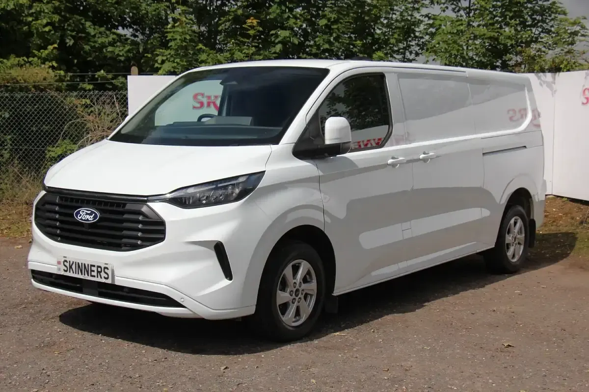Used Ford Transit Custom Limited 136 HP (100 kW) 2024 White Van