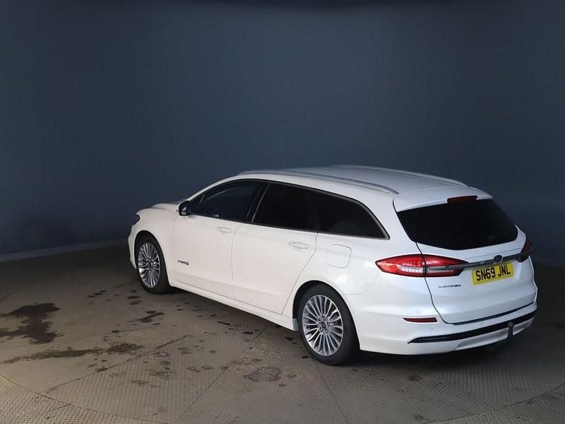 Used Ford Mondeo Titanium 187 HP (137 kW) 2019 White Estate