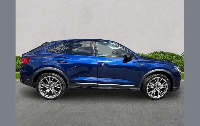 Used Audi Q3 Black Edition 147 HP (108 kW) 2025 Blue SUV