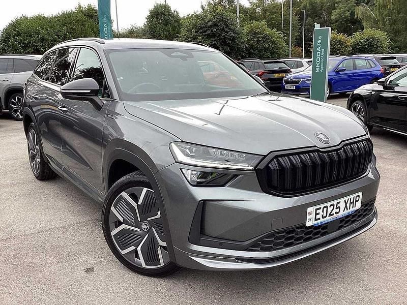 Graphite grey metallic New 2025 Skoda Kodiaq SportLine SUV | £35,765 (Fair price) - Image 1/4