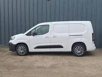 Used Citroën Berlingo 100 HP (73 kW) 2024 White MPV