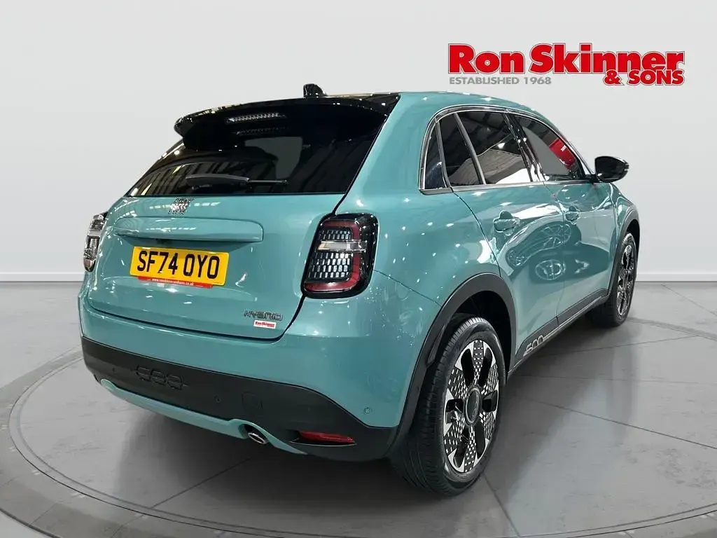 Used Fiat 600 La Prima 100 HP (73 kW) 2024 Blue SUV