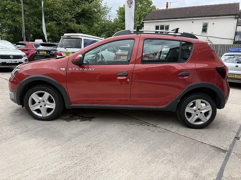 Used Dacia Sandero Lauréate 2016 Red Hatchback