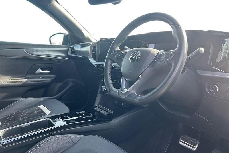 Second-hand Vauxhall Mokka Ultimate 130 CP (95 kW) 2023 Albastru SUV