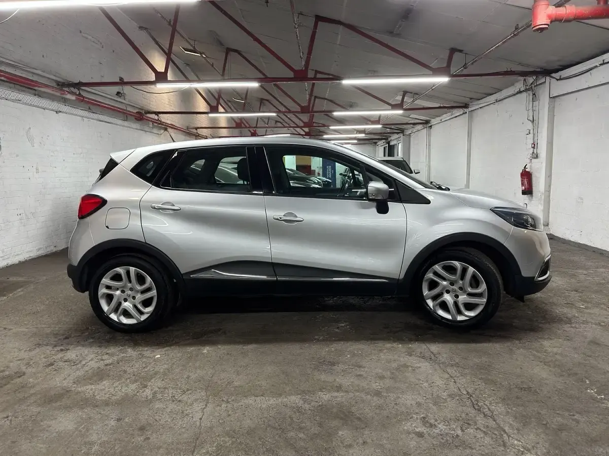 Used Renault Captur Dynamique 90 HP (66 kW) 2013 Silver SUV