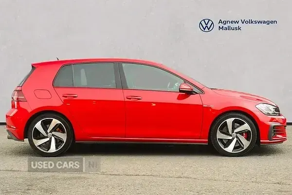 Begagnad VW Golf VII GTI 2019 Röd Halvkombi