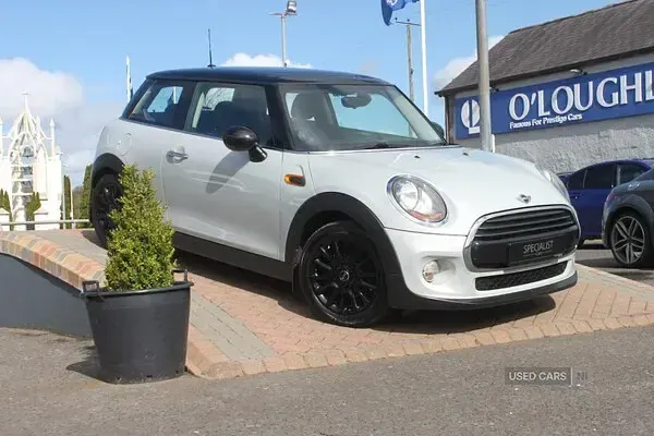 Used Mini Cooper D Hatch 116 HP (85 kW) 2018 Silver Hatchback