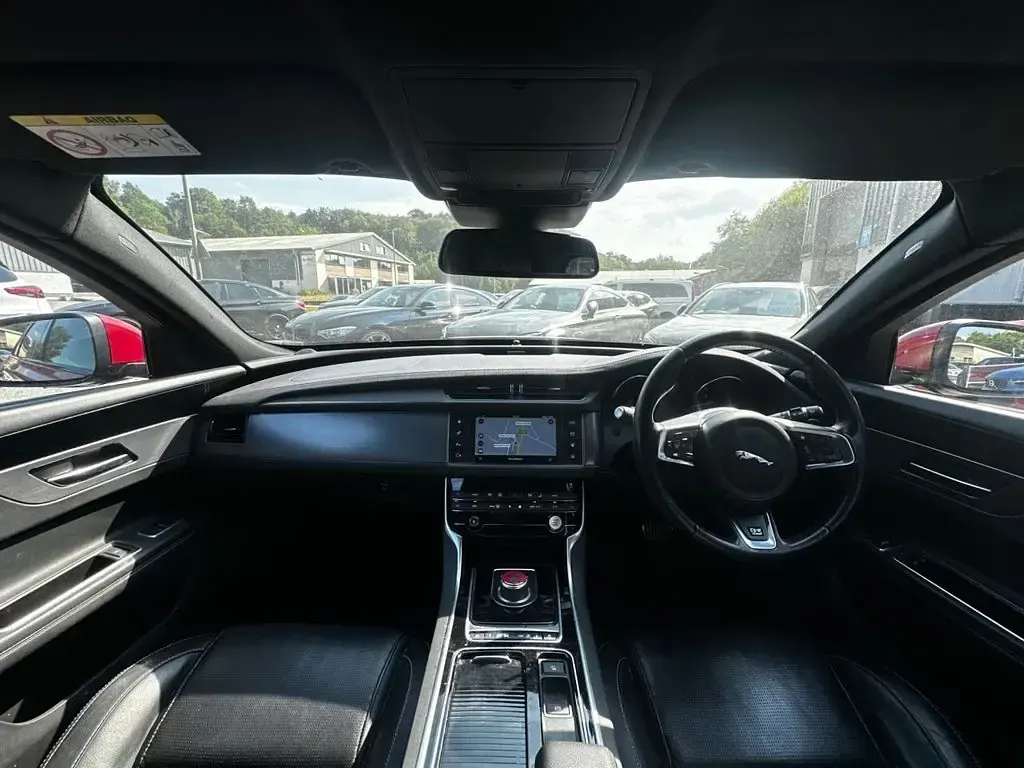 Used Jaguar XF R-Sport 180 HP (132 kW) 2017 Red Sedan