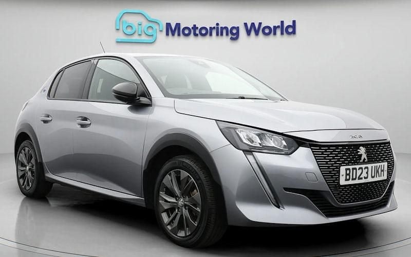 Used Peugeot e-208 Allure+ 100 kW (136 HP) 2023 Grey Hatchback