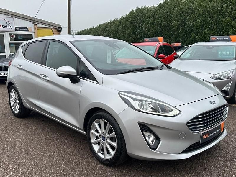 Used Ford Fiesta Titanium 100 HP (73 kW) 2019 Silver Hatchback